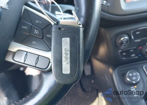 2020 Jeep Compass Trailhawk из США, поврежденный, VIN 3C4NJDDB3LT189398